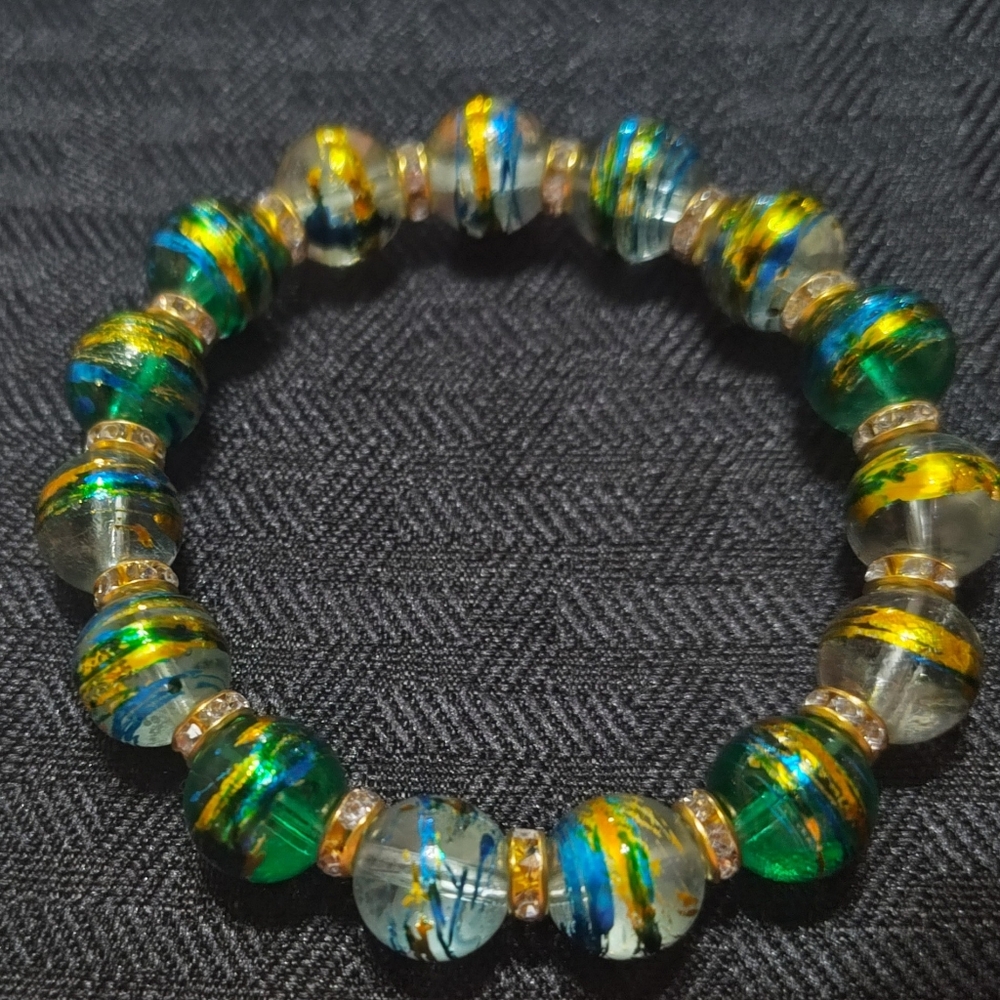 Beautiful multi colored bracelets - Picture 2 of 4